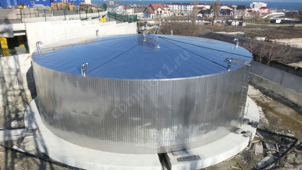 Смонтирован сборный резервуар из нержавеющей стали объемом 2000 м3 в Новороссийске